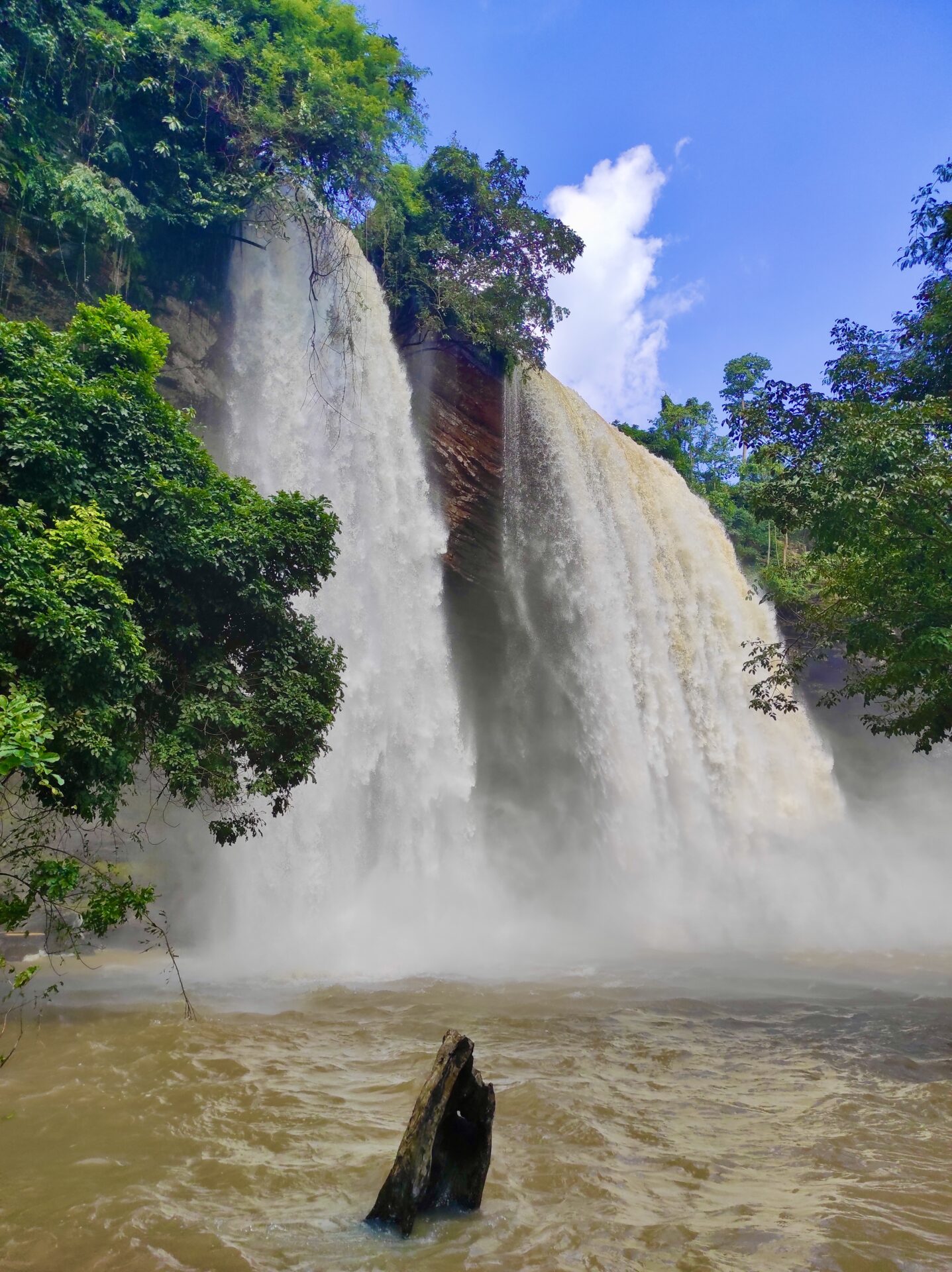 Ghana - The Boti Falls, Twin Waterfalls 